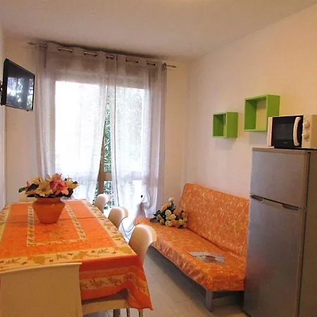 In 31317 Apartment *